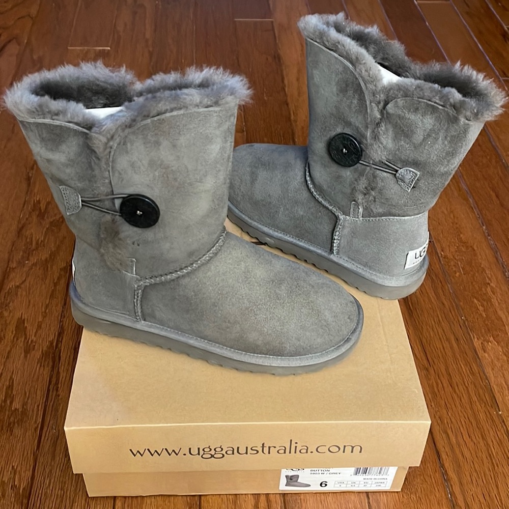 Ugg boots Bailey button